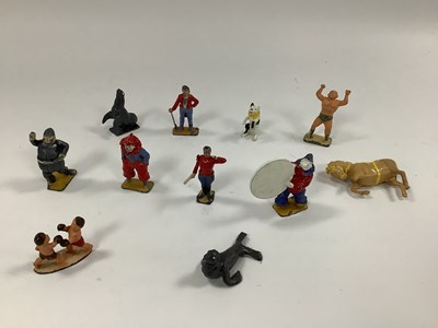 Lot 818 - A small quantity of mid xx century lead circus...