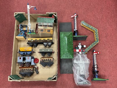 Lot 756 - A quantity of mainly pre-war tinplate items...