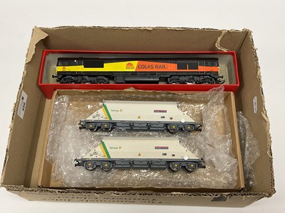 Lot 456 - A Hornby 00 gauge Class 66 diesel locomotive...