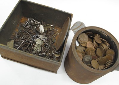 Lot 1376 - Coinage - A large quantity of pennies, keys -...