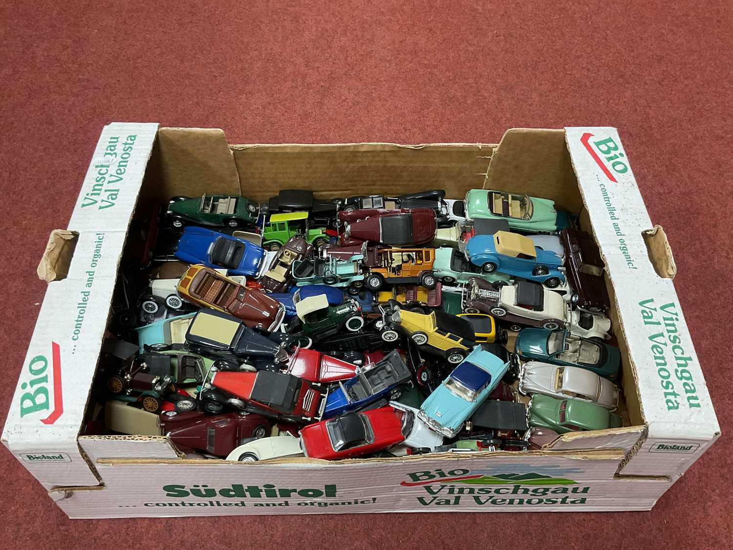 Lot 388 - A quantity of predominantly 1:43rd scale...