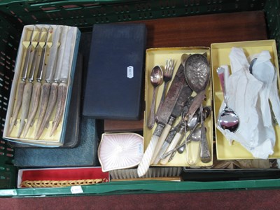Lot 1357 - Metalware, including 1940s wooden cased...