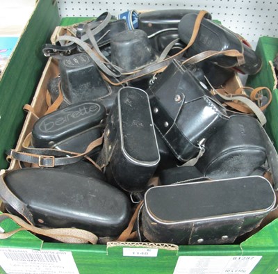Lot 1148 - A large collection of cameras many Russian...