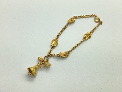 Lot 86 - A Chain Link and Nugget Design Bracelet,...
