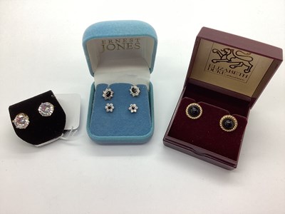 Lot 124A - A Pair of 9ct Gold Cluster Earstuds, claw set;...