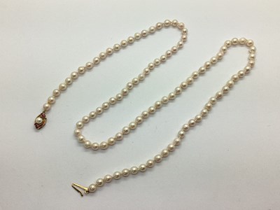 Lot 128 - A Single Strand Pearl Bead Necklace, of...