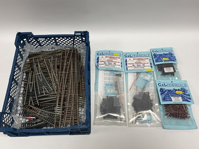 Lot 549 - A quantity of 00/HO points including...