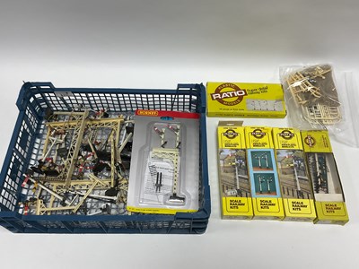 Lot 531 - A quantity of 00 scale signals by Hornby and...