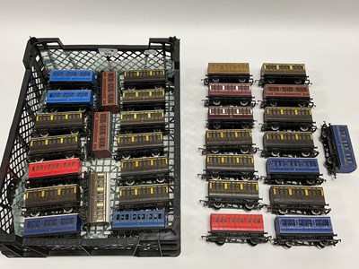 Lot 532 - Thirty-two Hornby 00 gauge four-wheel coaches...