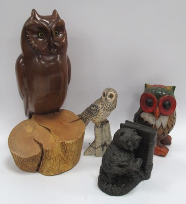 Lot 1363 - Carved Wooden Owl Detachable from Stand, 38cm...