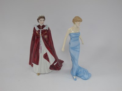 Lot 1249 - Royal Worcester Figurine of the Queen in...