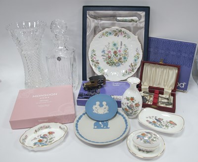 Lot 1270 - Collectables, including Stuart crystal...