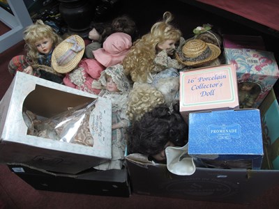 Lot 1346 - Pot Headed Dolls circa Late XX Century,...