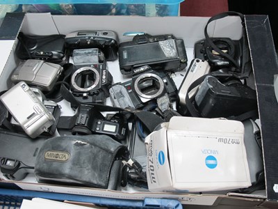 Lot 1005 - Minolta Cameras to include 35mm Film examples...