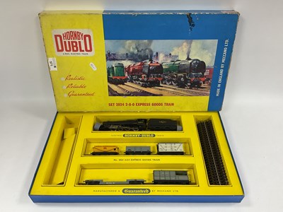 Lot 571 - A Hornby Dublo Ref No 2024 Two Rail Express...