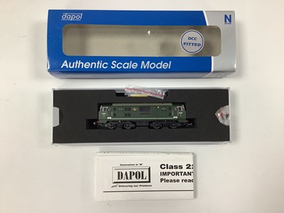 Lot 733 - A boxed Dapol N gauge Class 22 diesel...
