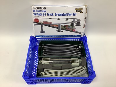 Lot 469 - A quantity of Bachmann HO E-Z Track together...