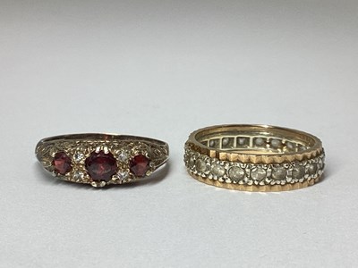 Lot 86 - A Decorative Boat Shape Cluster Ring, claw set...