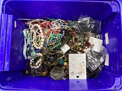 Lot 176 - A Quantity of Assorted Costume Jewellery :-...