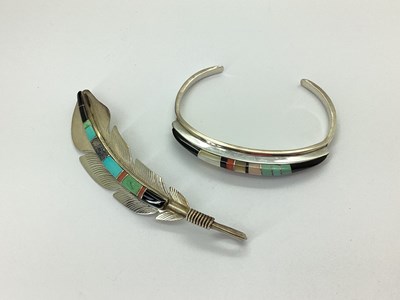 Lot 140 - A Native American Style Feather Brooch /...