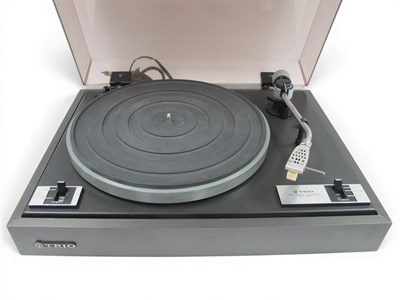 Lot 607 - Vintage Trio K-1033 B Turntable.  (Untested).