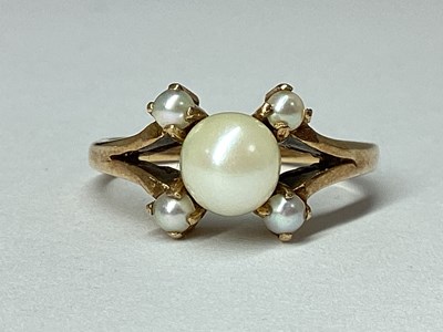 Lot 95 - A Vintage 9ct Gold Pearl Inset Dress Ring,...