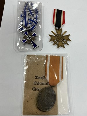 Lot 539 - WWII German Third Reich Bronze Mothers Cross,...