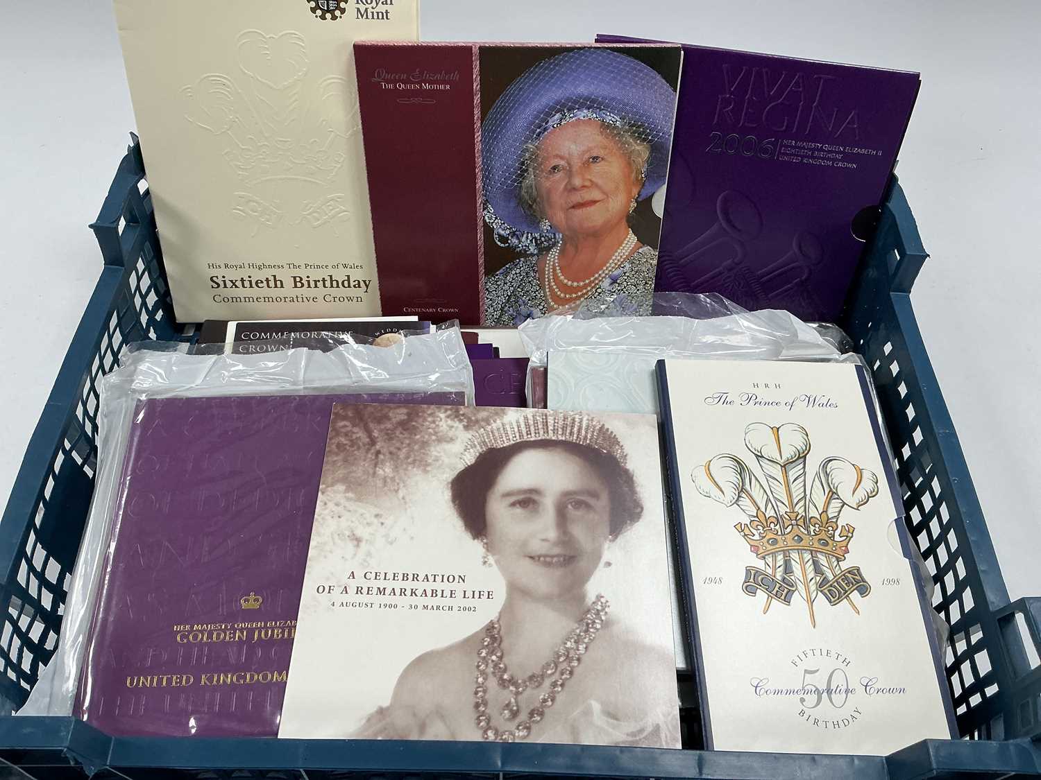 Lot 472 - Collection Of Eighteen Royal Mint Bunc...