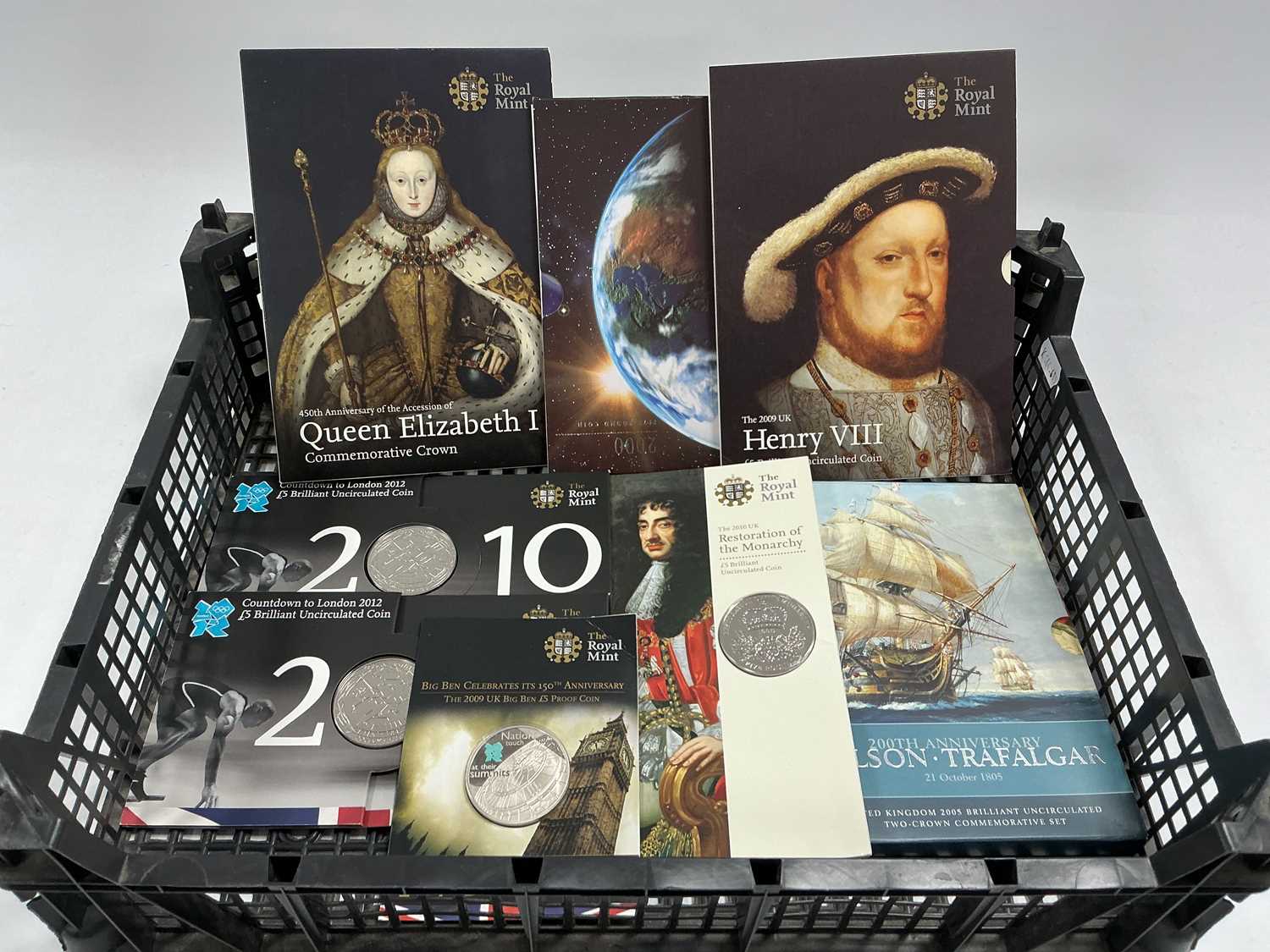 Lot 473 - Eight Royal Mint GB Bunc £5 And Commemorative...