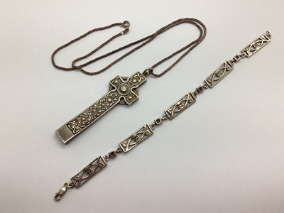 Lot 134 - Alexander Ritchie IONA; A Scottish Hallmarked...