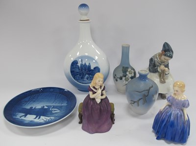 Lot 1211 - Royal Copenhagen Bottle Flask, '1314' figurine,...