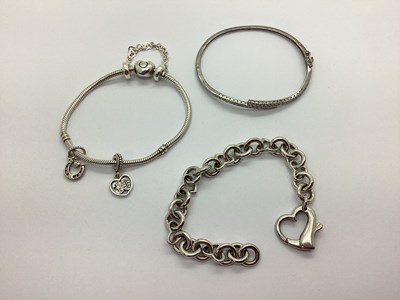 Lot 135 - Modern Open Heart Design Bracelet, to heart...