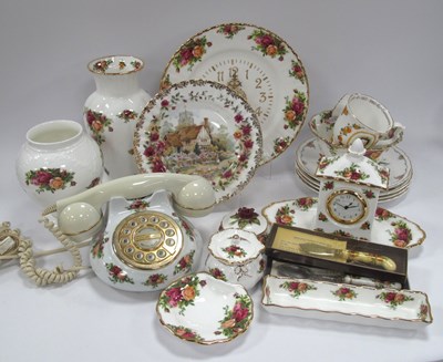 Lot 1200 - Royal Albert collection, including “Old...