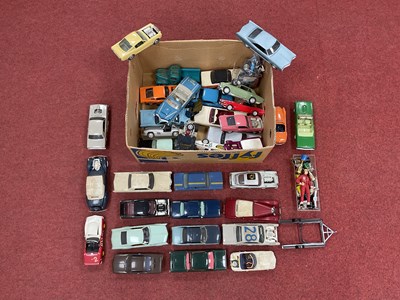 Lot 592 - Approximately Thirty Five 1:24th (?) scale...
