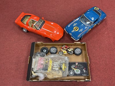 Lot 560 - Five kit built plastic model cars and...