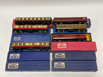 Lot 536 - Eleven Hornby Dublo 2/3 Rail Coaches,...