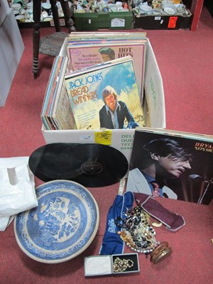 Lot 1047 - L.P. Records - Sinatra, Manilow, Bassey,...