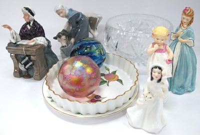 Lot 1235 - Royal Doulton Figurine 'Schoolmarm' H.N. 2232,...