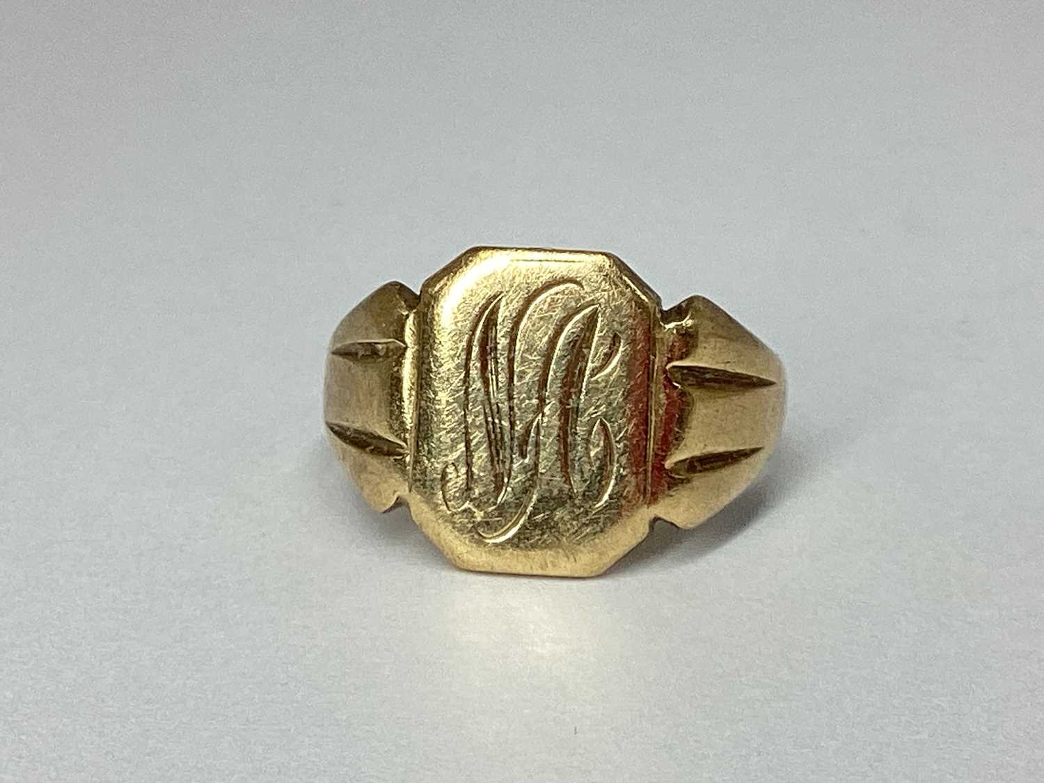 Lot 65 - A 9ct Gold Signet Style Ring, the rectangular...