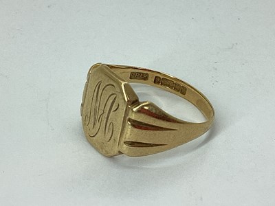 Lot 65 - A 9ct Gold Signet Style Ring, the rectangular...