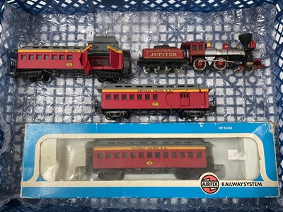 Lot 337 - A Bachmann HO Scale Central Pacific "Jupiter"...