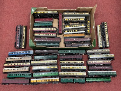 Lot 429 - Approximately Forty-Five 00 Gauge Coaches and...