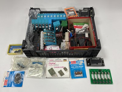 Lot 495 - A quantity of Model Railway electrical items...