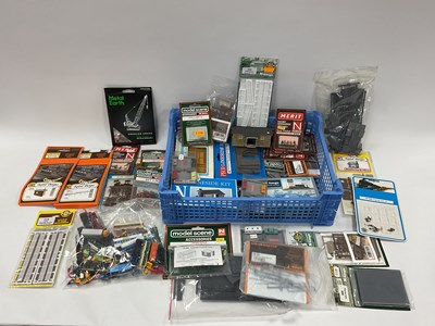 Lot 486 - A quantity of N gauge accessories and scenic...