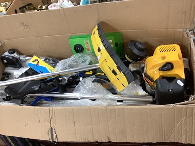 Lot 1492 - A boxed petrol powered CG430 brush cutter kit,...