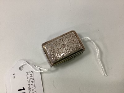 Lot 15 - A Georgian Hallmarked Silver Vinegrette,...