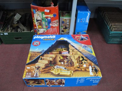 Lot 1161 - Boxed toys, including Playmobil History Series...