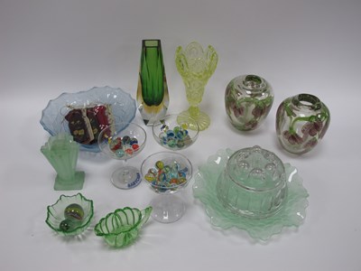 Lot 1181 - Glassware, including uranium trumpet vase,...