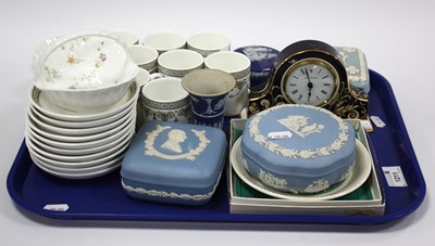 Lot 1211 - Wedgwood metalised china coffee cans and...