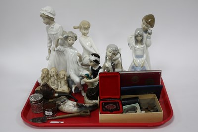 Lot 1258 - Silverware and collectables, including...